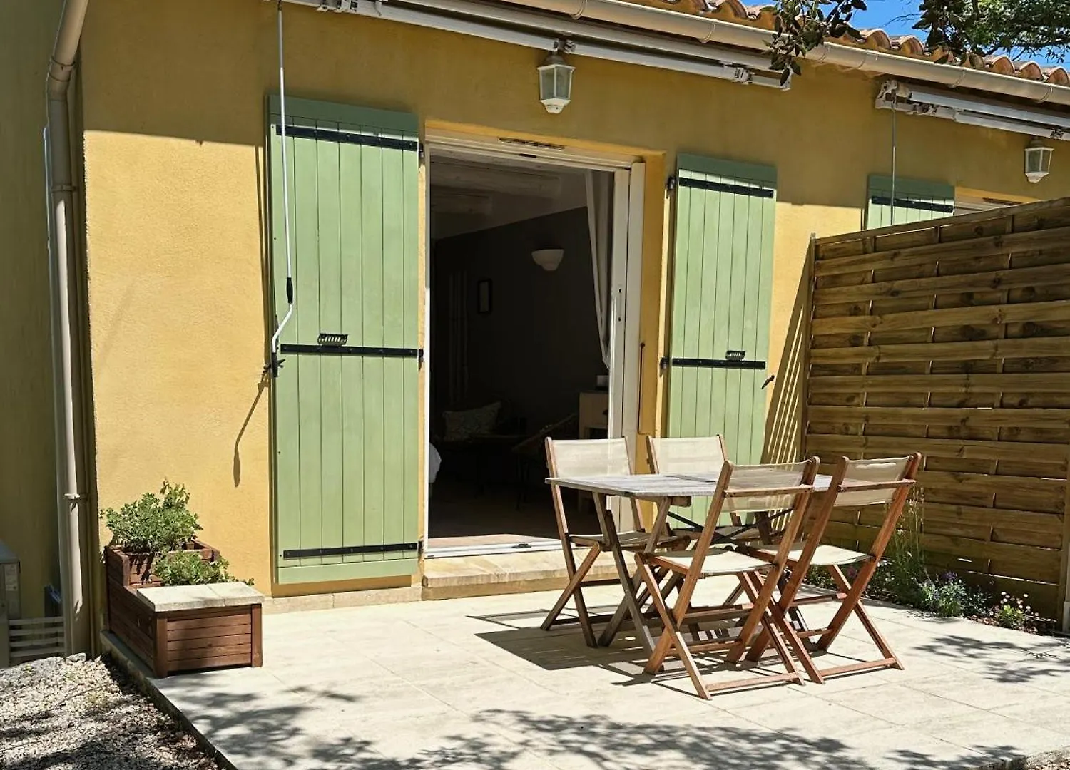 Maison d'hôtes Hotel Pierres-Blanches à Venasque France