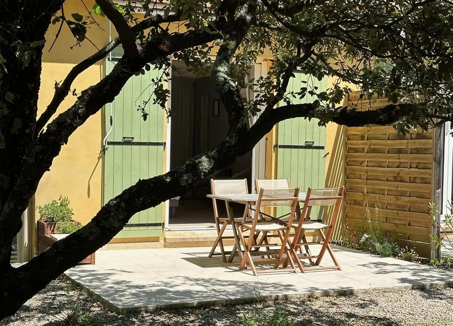 Casa de hóspedes Pierres-Blanches Hotel Venasque
